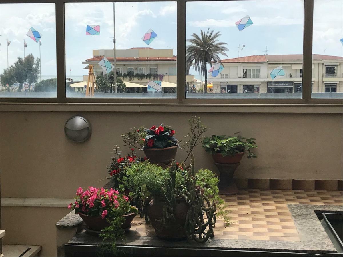 Casa Celeste Apartment Виареджо Екстериор снимка