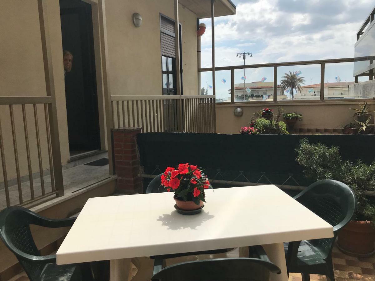 Casa Celeste Apartment Виареджо Екстериор снимка