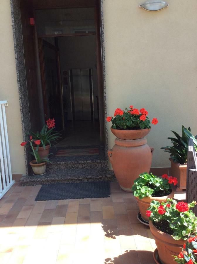 Casa Celeste Apartment Виареджо Екстериор снимка